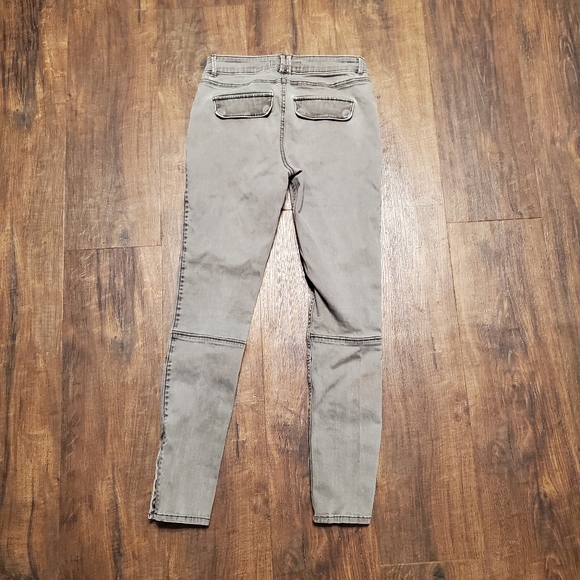 Abercrombie & Fitch 25 Stetch Skinny Pants - Picture 3 of 3